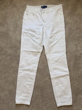 Democracy White Skinny Jeans - Clean Slim Cut